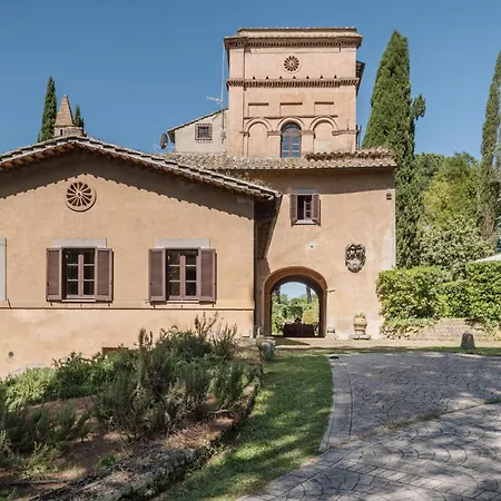 3 Bedroom Cozy In * Sutri