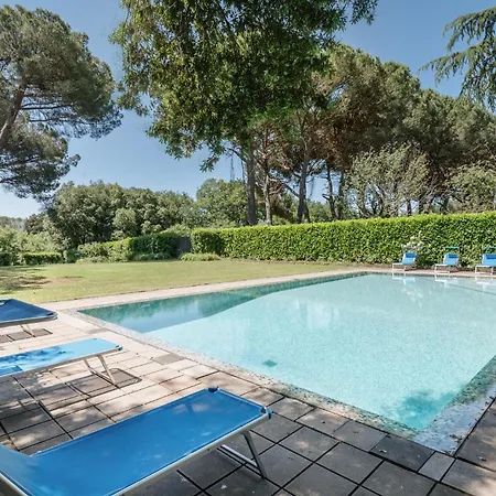 3 Bedroom Cozy In Holiday home