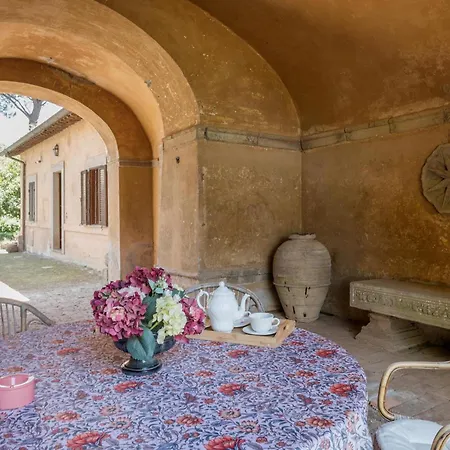 3 Bedroom Cozy In Sutri